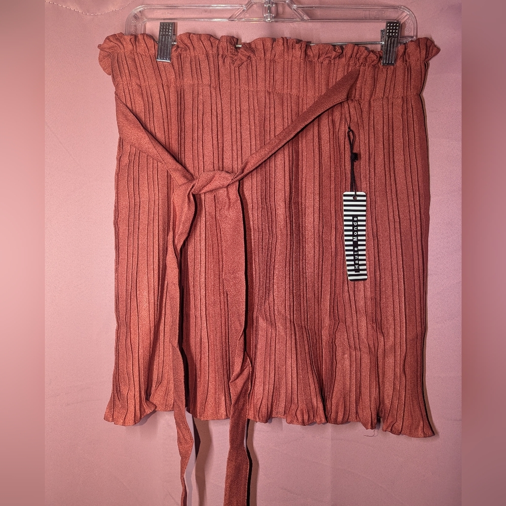 HAUTE MONDE Chic Terracotta Pleated Mini Skirt with Tie Detail